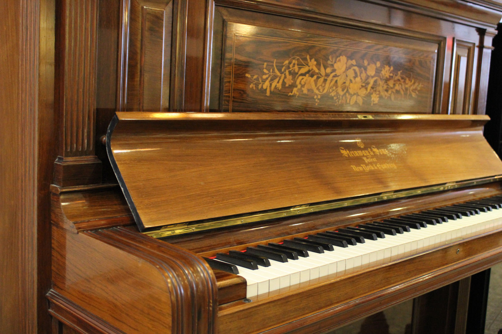 Piano droit d'occasion Steinway 