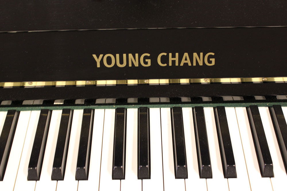piano droit d'occasion Young Chang Piano Pulsion Avignon