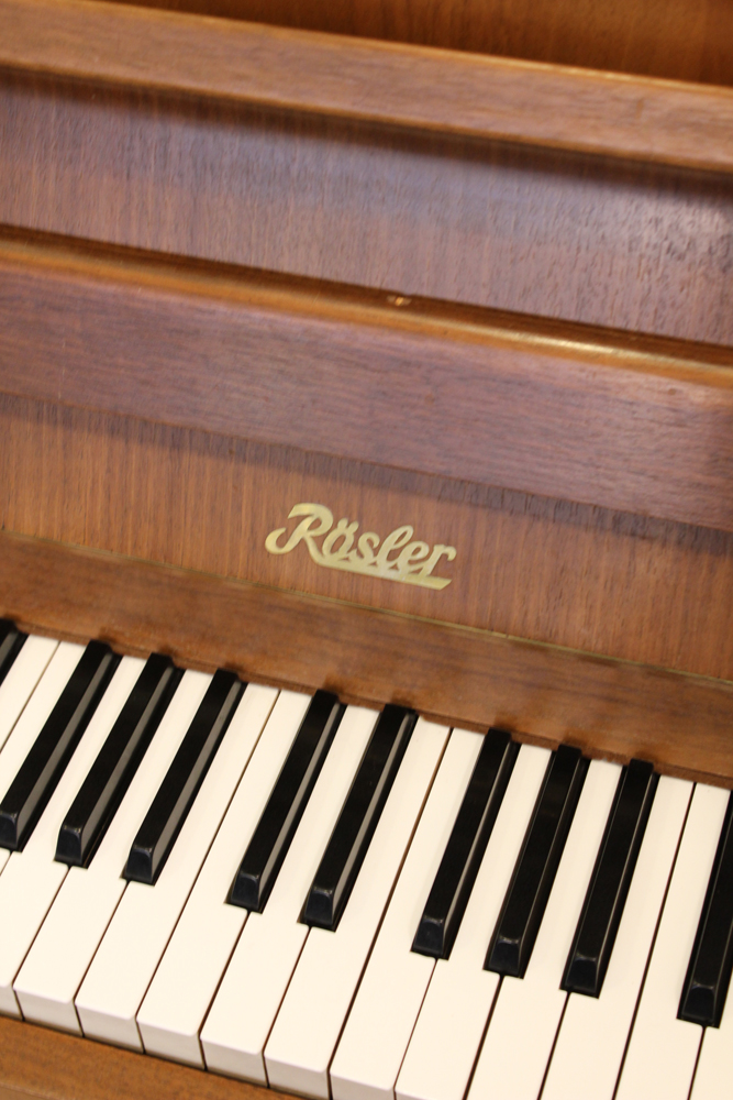 Piano d'étude d'occasion de marque RÖSLER Piano Pulsion Avignon